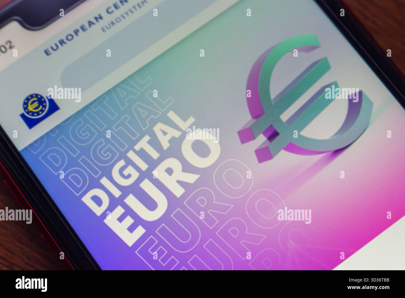 Quito, ECUADOR - 4 novembre 2025: Pagina web digitale euro della Banca centrale europea, con simbolo dell'euro e sfondo sfumato. Foto Stock
