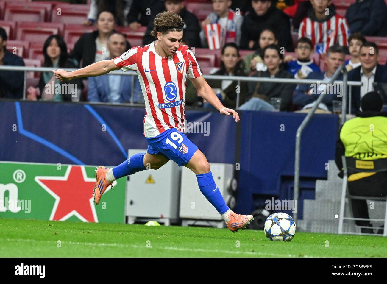 Julian Alvarez dell'Atletico de Madrid durante la partita di UEFA Champions League Atletico de Madrid contro Union Saint Gilloise all'Estadio Metropolitano On Foto Stock