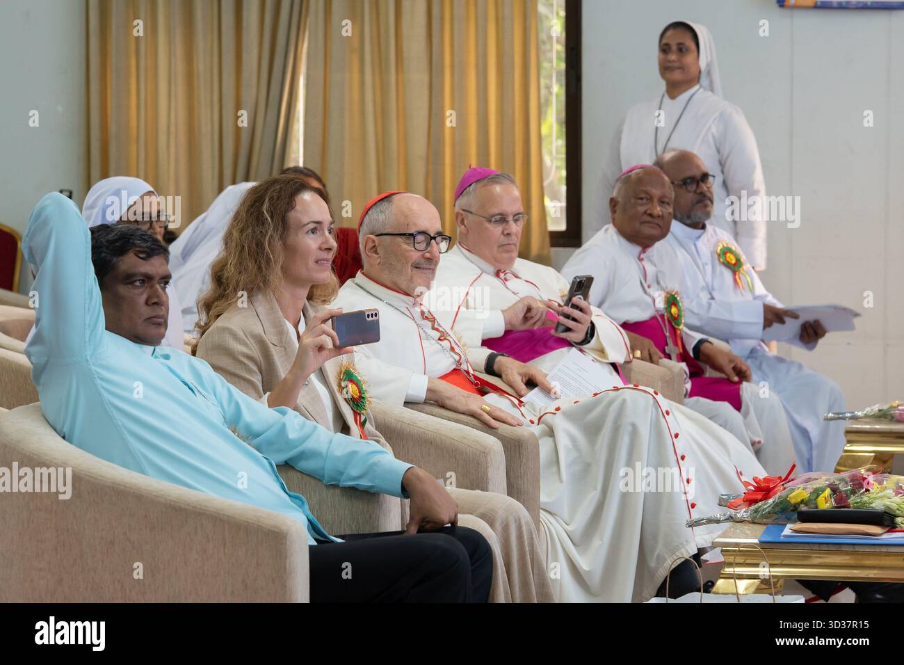 Il Cardinale Michael Felix Czerny SJ, Prefetto del Dicastero Vaticano per il servizio dello sviluppo umano integrale, interviene in una conferenza stampa presso il CBCB Foto Stock