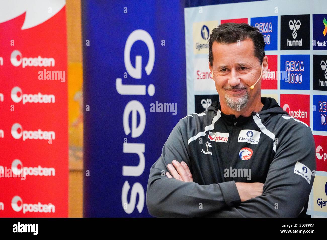 Oslo 20251105. Il manager della nazionale Ole Gustav Gjekstad presenta la sua prima squadra di campionato mercoledì, presso lo sponsor principale Gjensidige a Schweigaardsgate a Oslo. Foto: OLE Berg-Rusten / NTB questo testo è tradotto automaticamente Foto Stock