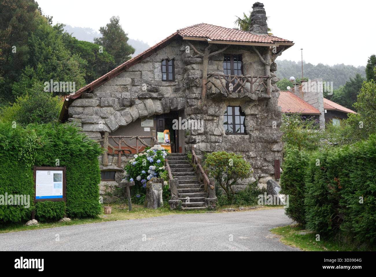 TUI o Tuy, Monte Aloia, Information Center. Pontevedra, Galizia, Spagna. Foto Stock