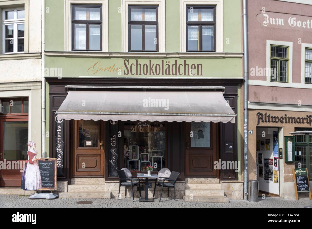 Il negozio di cioccolato Goethe nella città vecchia di Weimar, Turingia, Germania Foto Stock