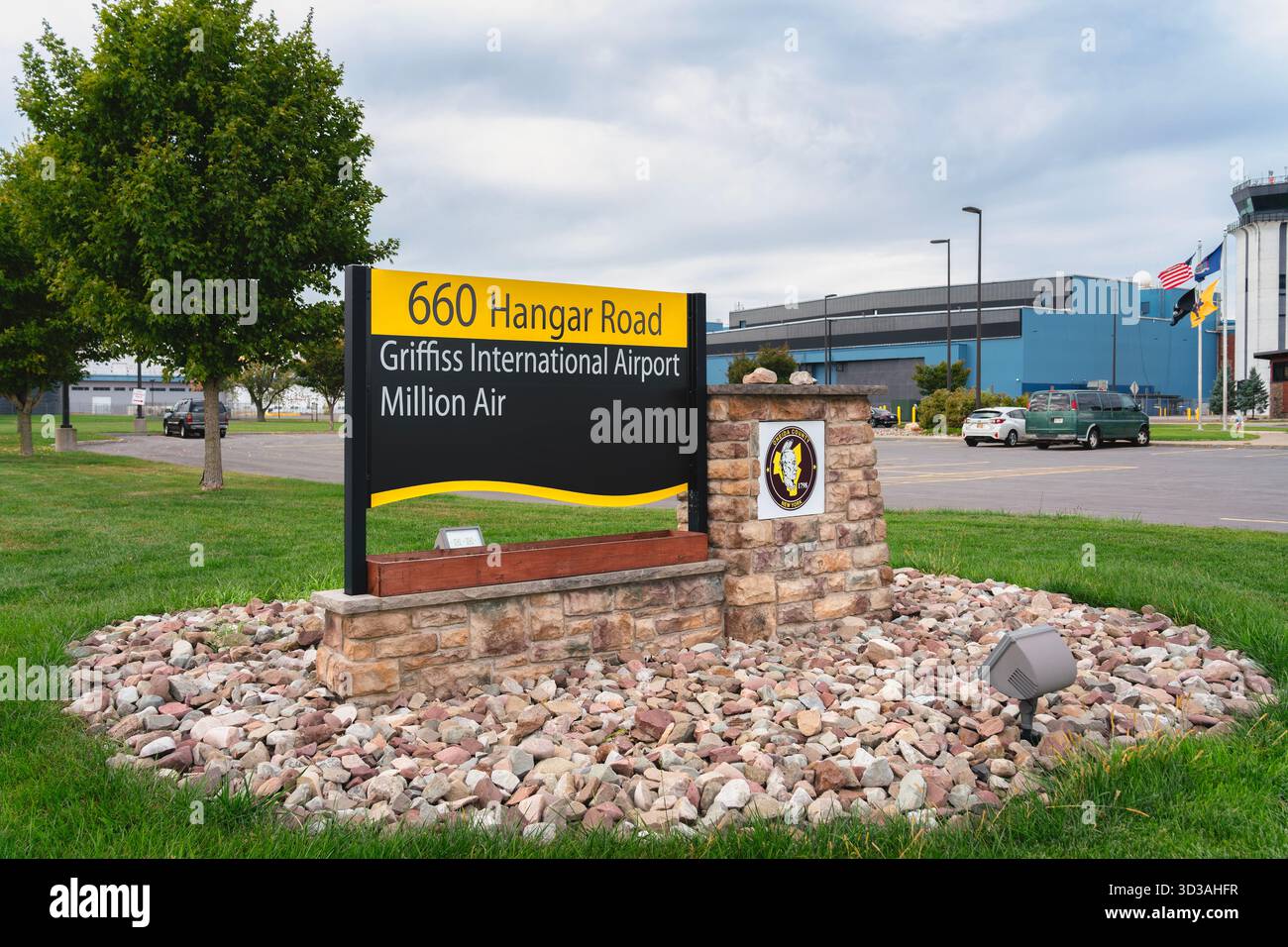 Roma, NY - 12 ottobre 2025: L'aeroporto internazionale Griffiss (RME) è un aeroporto pubblico che serve la contea di Oneida presso il Griffiss Business and Technology Park di proprietà Foto Stock