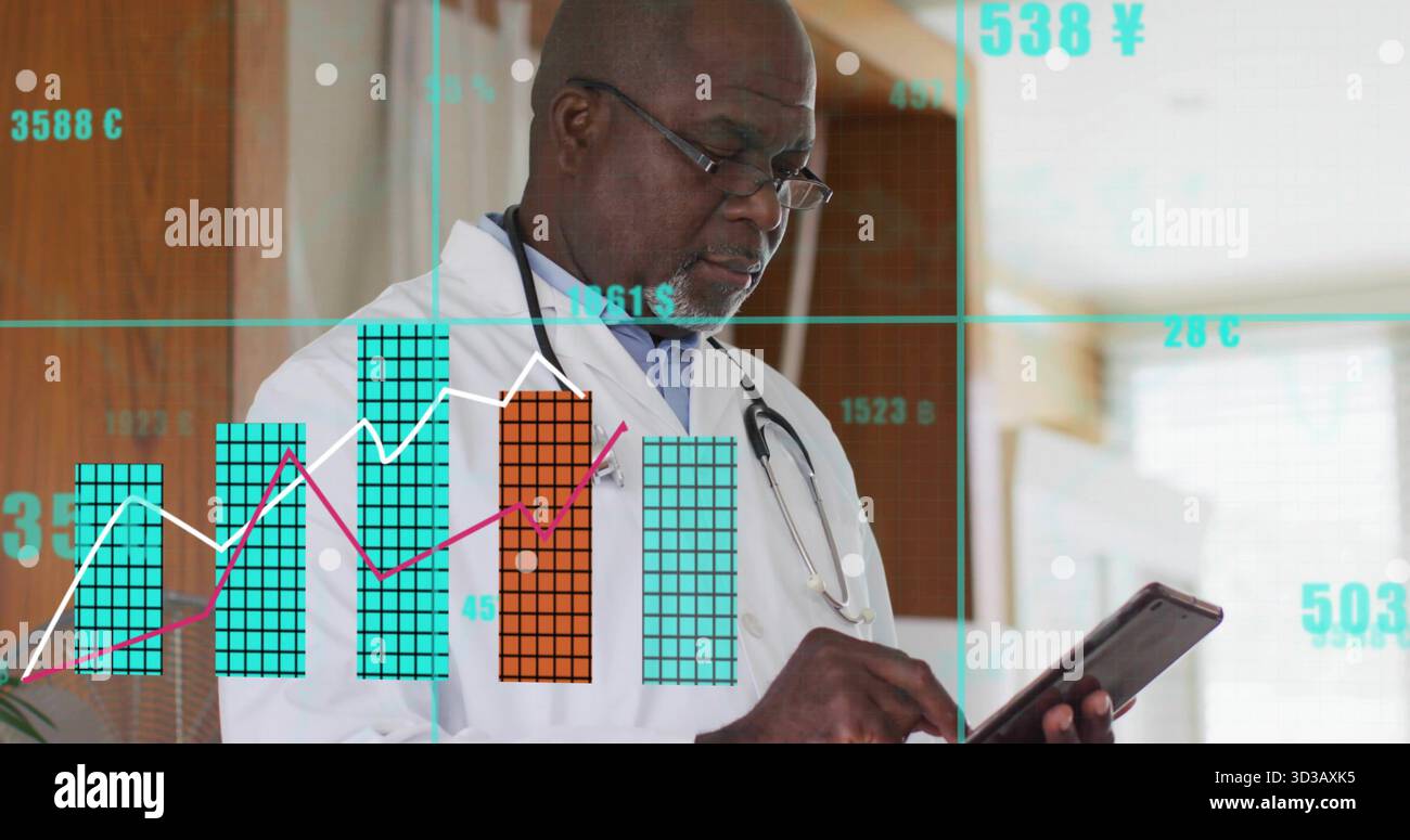 Revisione di un medico che indossa un camice da laboratorio e uno stetoscopio che esamina i dati delle compresse in clinica, grafici digitali Foto Stock