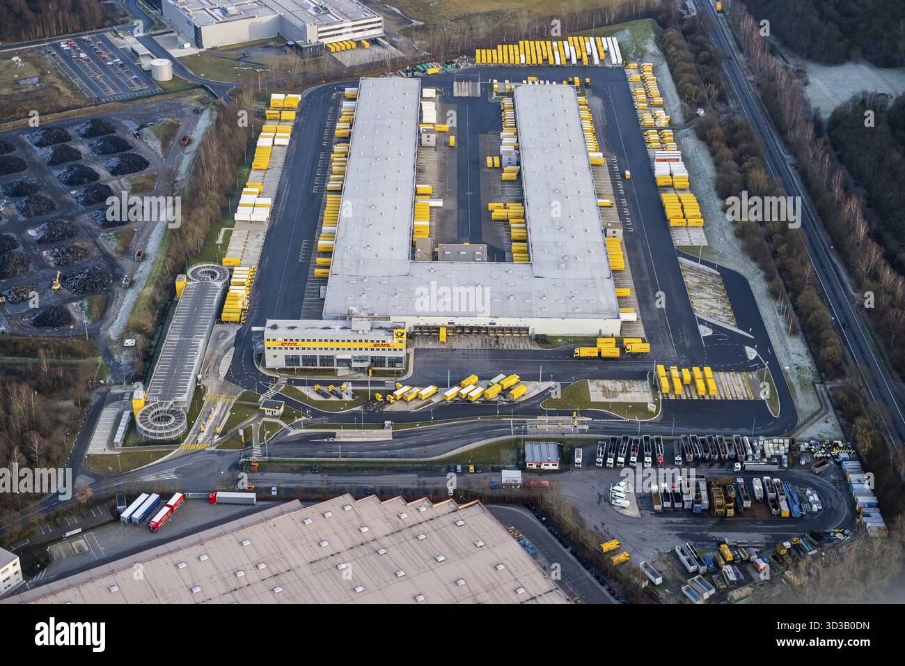 Vista aerea, DHL Freight Center, filiale di produzione, filiale di vendita, Gewerbegebiet Ost, Dorsten, regione della Ruhr, Renania settentrionale-Vestfalia, Germania, DEU, Hervest Foto Stock