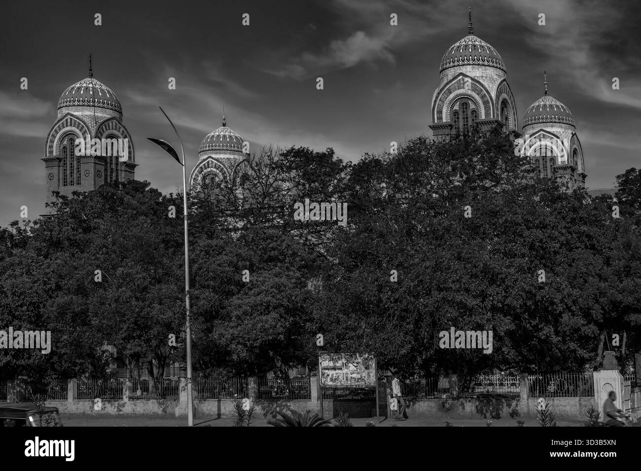 08 19 2009 veduta dell'edificio principale dell'Università di Madras e dell'architettura indo-saracenica e della storia coloniale Chennai, Tamil Nadu, India Foto Stock