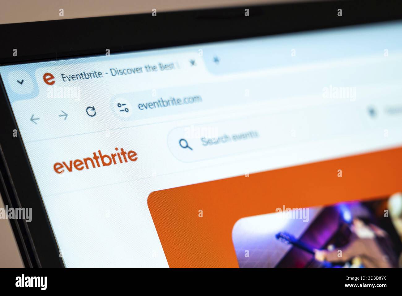 New York, USA - 07 gennaio 2025: Sito Web di Eventbrite visualizzato sullo schermo del computer che mostra la pianificazione degli eventi e la piattaforma di biglietteria per varie attività Foto Stock