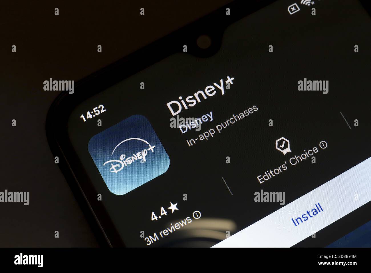 8 novembre 2024, Brasile. In questa immagine, il logo dell'app Disney+ (Plus) viene visualizzato sullo schermo di uno smartphone Foto Stock