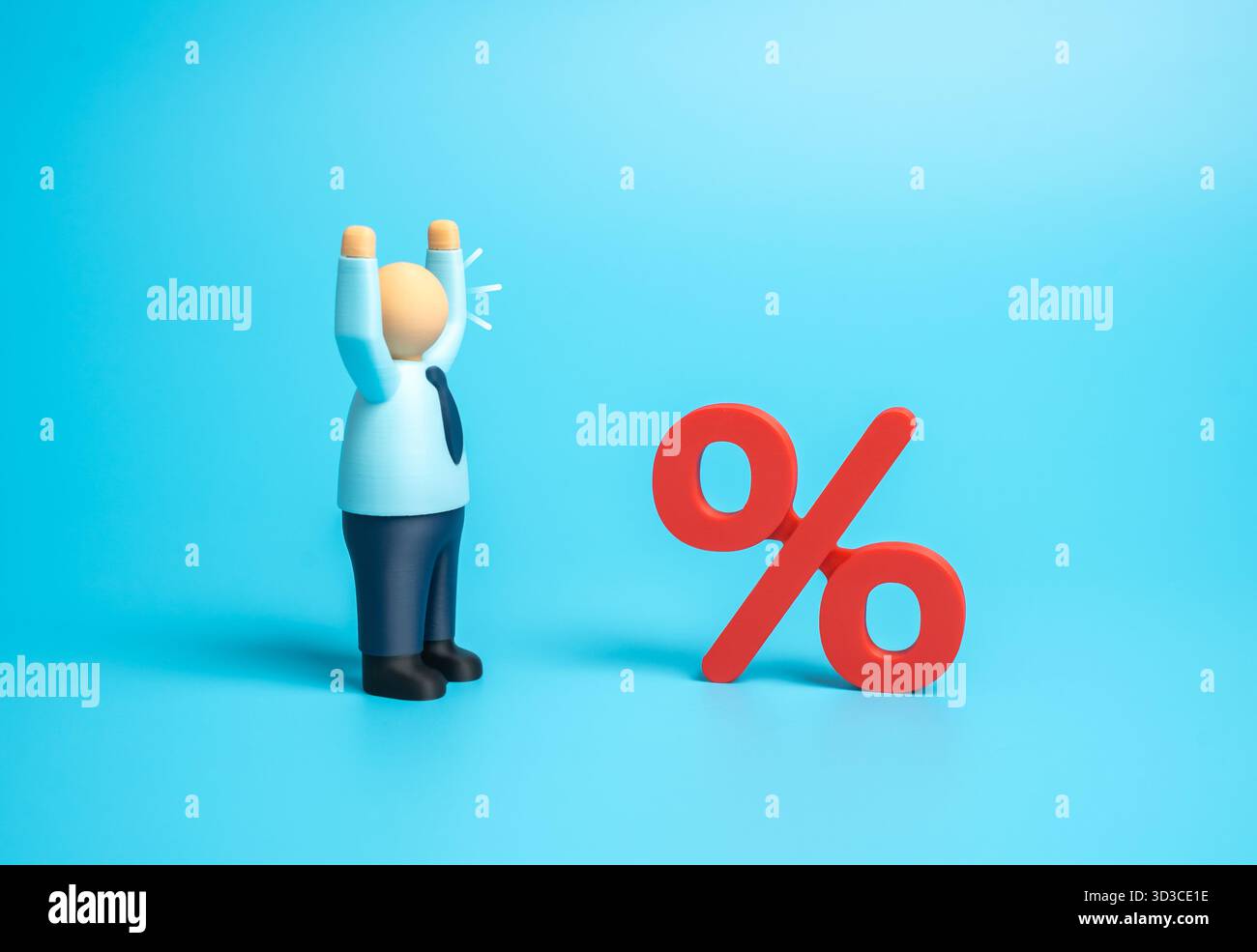 L'uomo d'affari è scioccato dagli alti tassi di interesse. Elevate detrazioni fiscali. Recessione economica, politica bancaria, tassazione e regolamentazione monetaria topi Foto Stock