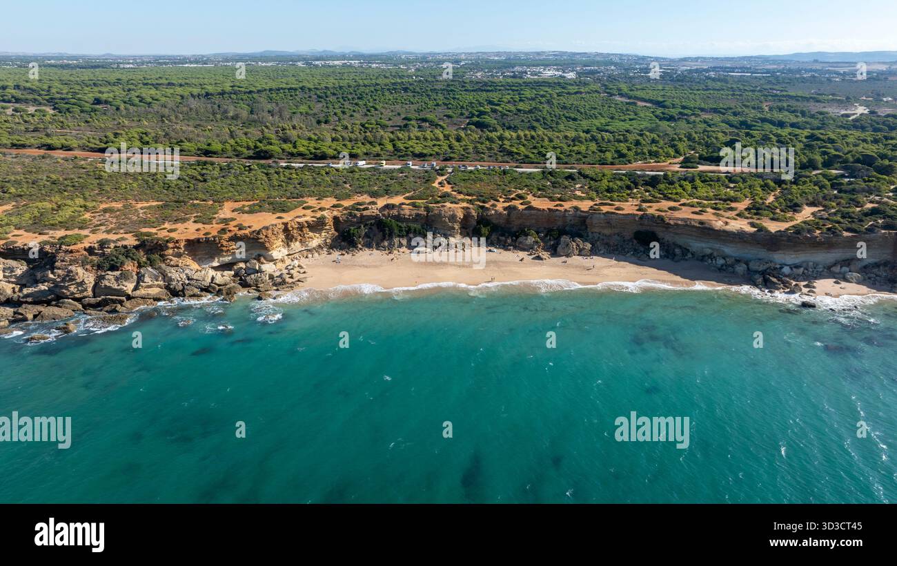 Veduta aerea delle insenature di Roche a Conil de la Frontera, Spagna Foto Stock