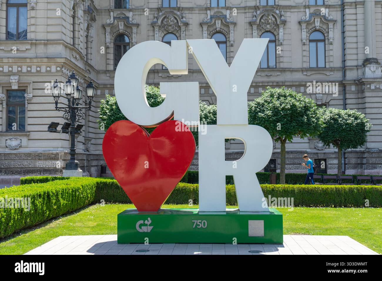 Scultura della città di Győr nel centro storico di Győr, un popolare luogo fotografico vicino al municipio della contea nel nord-ovest dell'Ungheria. Foto Stock