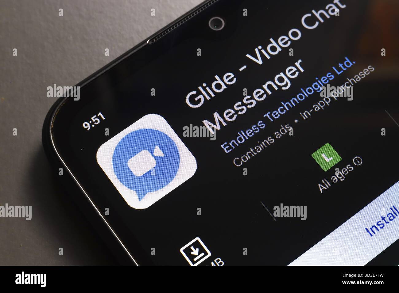 29 ottobre 2024, Portogallo. In questa immagine, il logo dell'app Glide - Video Chat Messenger viene visualizzato sullo schermo di uno smartphone Foto Stock