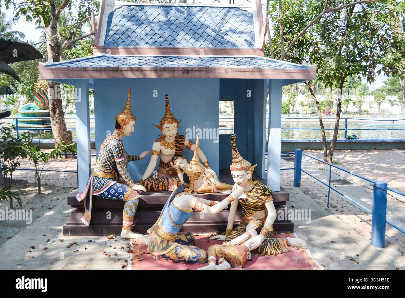 15 gennaio 2013, Thailandia. Statue di antichi guerrieri thailandesi nel tempio di Muang, Angthong Thailandia. Foto Stock