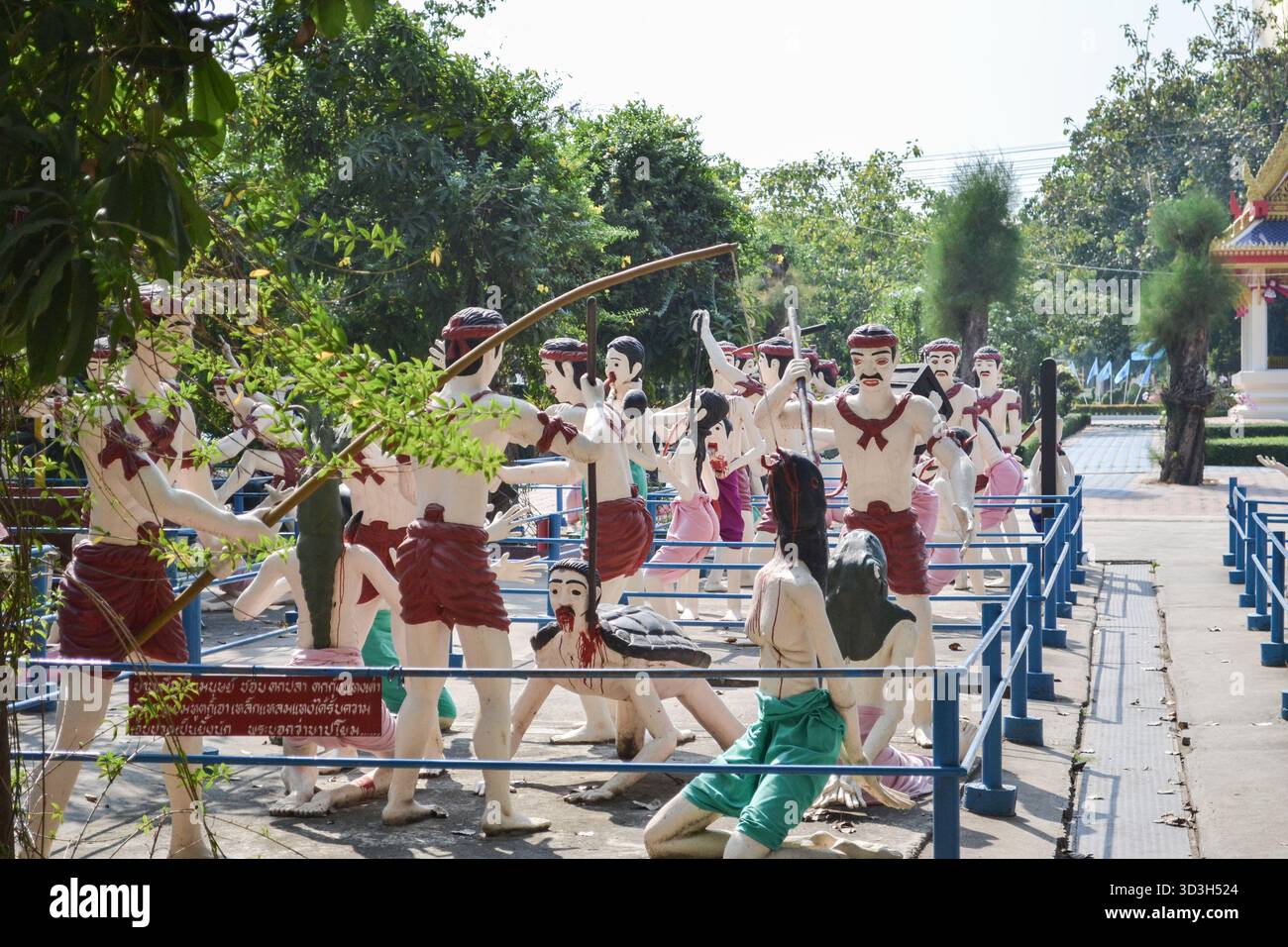 15 gennaio 2013, Thailandia. Statue di antichi guerrieri thailandesi nel tempio di Muang, Angthong Thailandia. Foto Stock