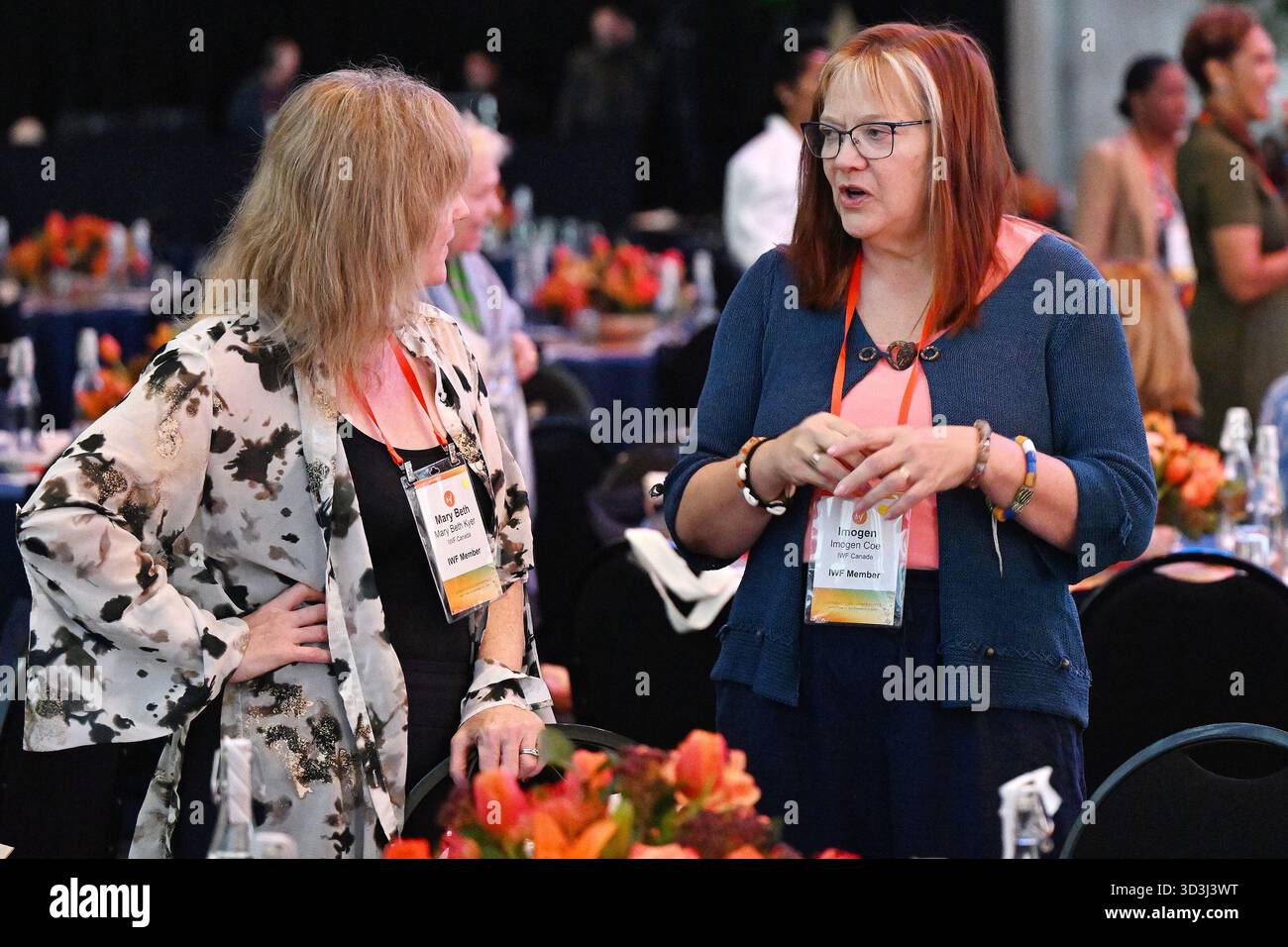 Città del Capo, Sud Africa. 6 novembre 2025. I delegati partecipano alla Conferenza internazionale delle donne (IWF) Global Cornerstone Conference a città del Capo, Sud Africa, 6 novembre 2025. Il presidente sudafricano Cyril Ramaphosa ha esortato i leader mondiali, i responsabili politici e la società civile a unirsi per difendere e far progredire i guadagni realizzati nell'empowerment femminile e nell'uguaglianza di genere.PER ANDARE CON "il presidente sudafricano sollecita uno sforzo globale unito sull'empowerment femminile" credito: Xabiso Mkhabela/Xinhua/Alamy Live News Foto Stock