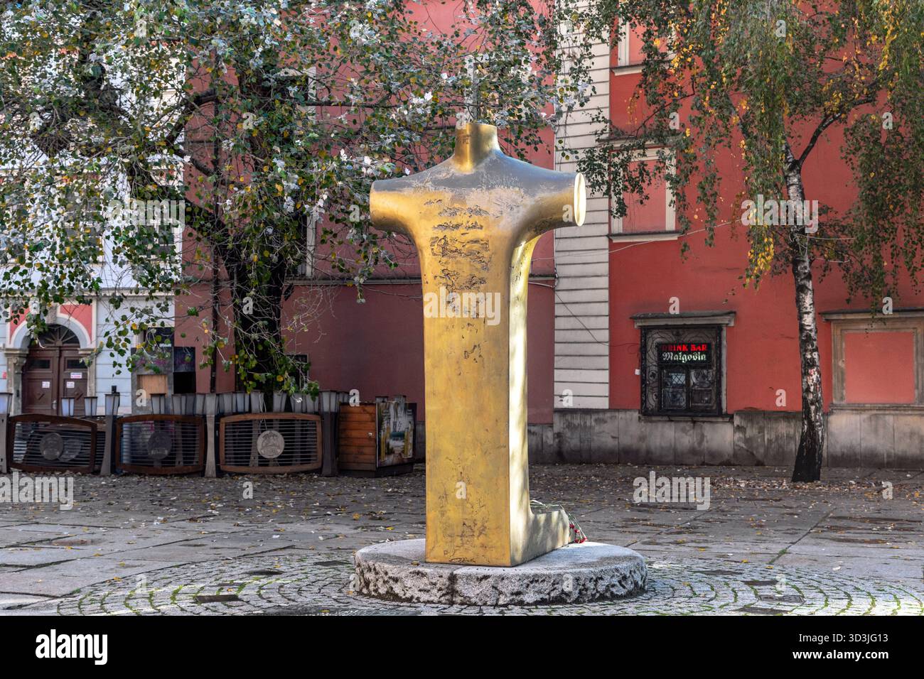 WROCLAW, POLONIA - 11 NOVEMBRE 2023: Questo monumento è dedicato al pastore luterano Dietrich Bonhoeffer, ucciso durante la seconda guerra mondiale Foto Stock