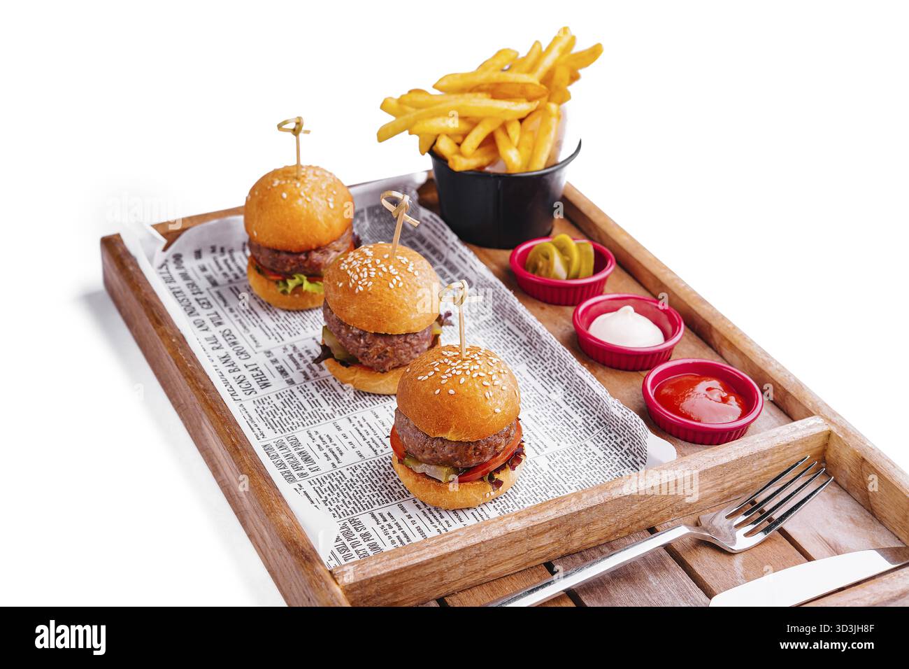 Cibo, mini hamburger con patatine fritte su vassoio di legno Foto Stock