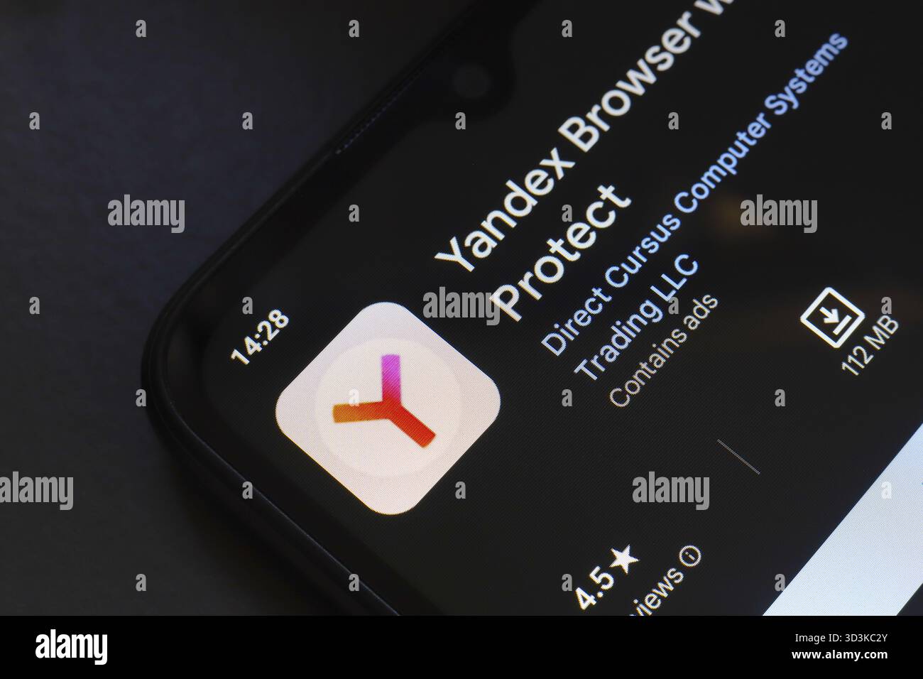 29 ottobre 2024, Brasile. In questa immagine, il logo dell'app Yandex Browser viene visualizzato sullo schermo di uno smartphone Foto Stock