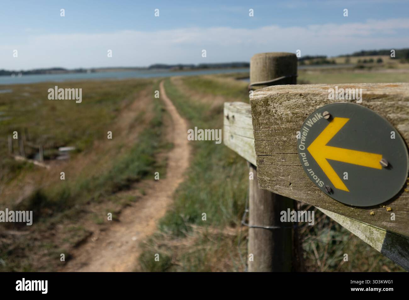 Cartello Stour and Orwell Walk vicino al fiume Orwell, Suffolk, Inghilterra Foto Stock