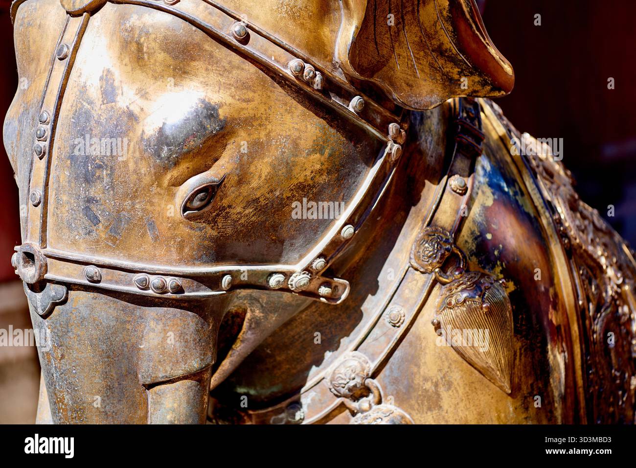 Statua di elefante dorato o in bronzo nella città Proibita, Pechino, Cina Foto Stock