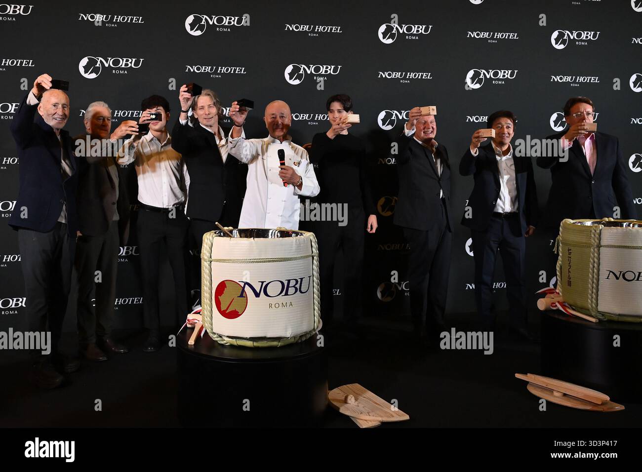 Roma, Italia. 6 novembre 2025. I tre fondatori di Nobu: Meir Teper, Robert De Niro e lo chef Nobu Matsuhisa partecipano all'inaugurazione del Nobu Hotel Rome a Roma, Italia, il 6 novembre 2025 (foto di Domenico Cippitelli/NurPhoto). Crediti: NurPhoto SRL/Alamy Live News Foto Stock