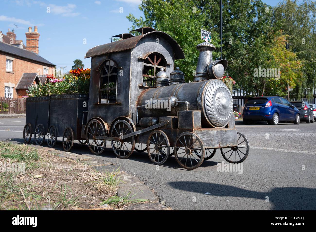 Modello di motore a vapore in strada, Dunchurch, vicino a Rugby, Warwickshire, Inghilterra Foto Stock