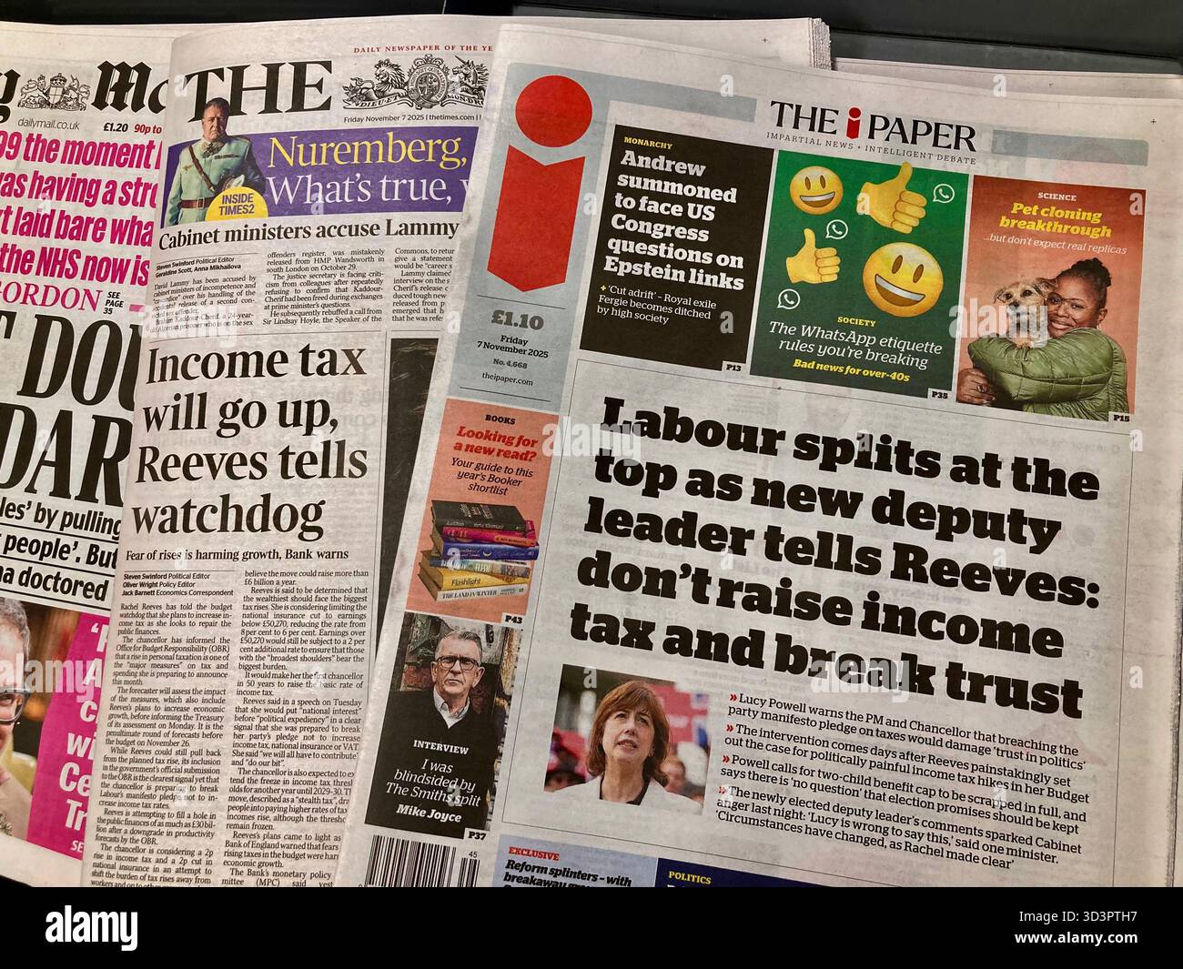 Alcuni deputati del Partito Laburista avvertono Keir Starmer di infrangere il manifesto del partito sulle tasse , che danneggiano la fiducia nella politica Foto Stock