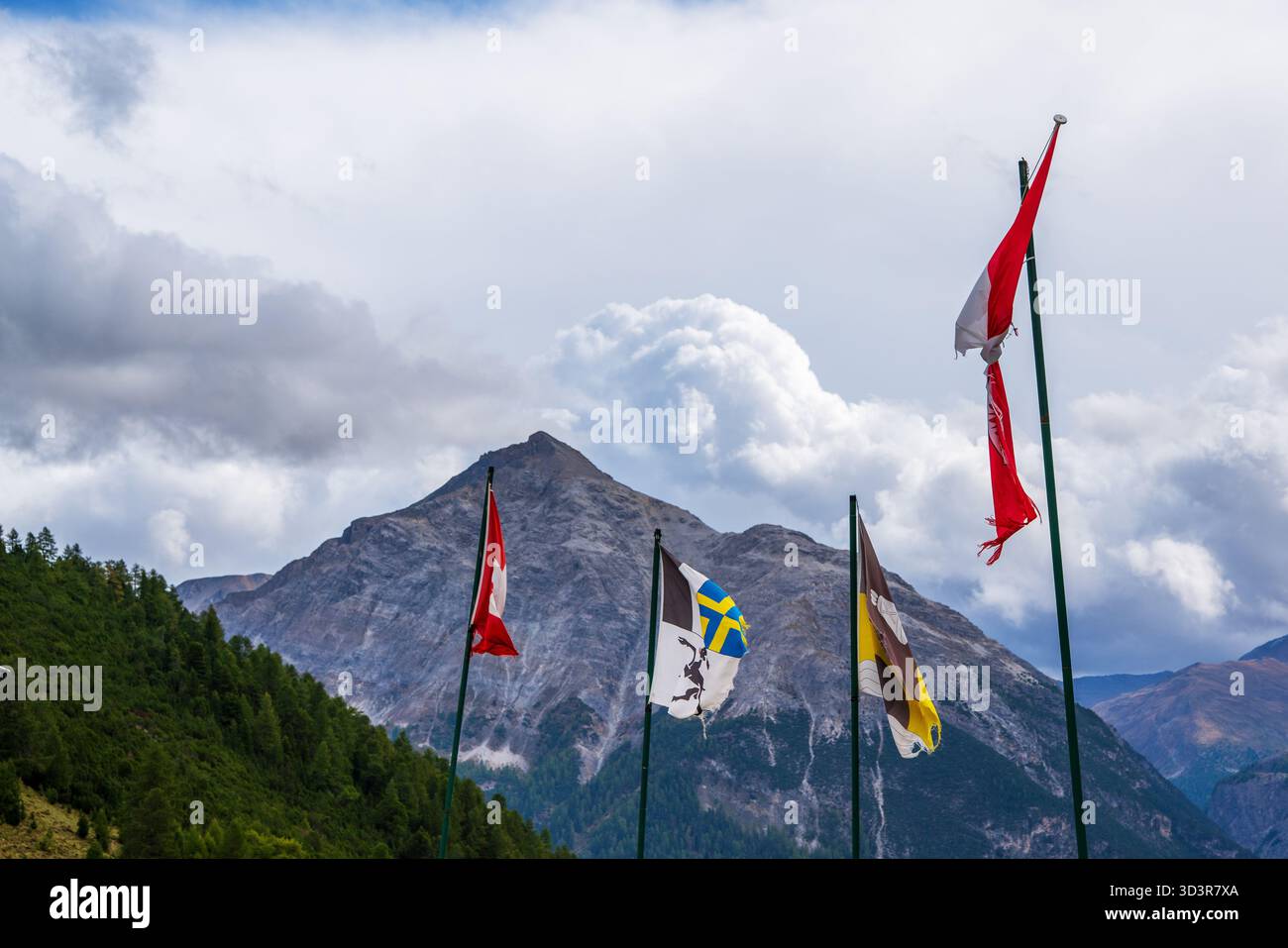 Vista della bandiera svizzera. Foto Stock