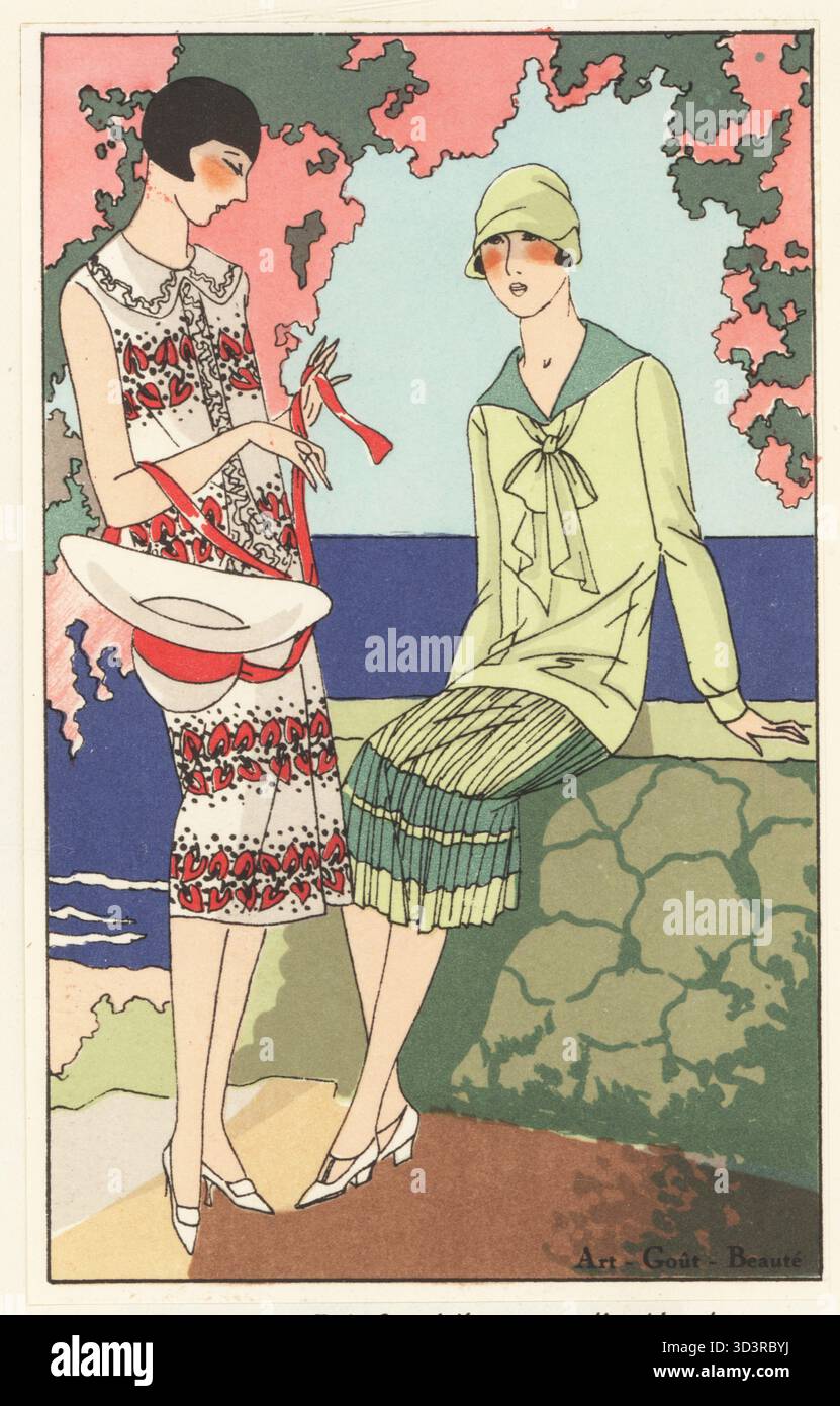 Flappers francesi seduti su un muro vicino al mare, 1926. Pimpante: Abito da sole in muslin stampato di Martial et Armand. Aurore: Abito sportivo in fantasia verde crepe AGB di Lucien Lelong. Litografia di pocoro a mano (stencil) dopo un'illustrazione di Miss Colette, Miss J. Dory, Miss Mariotton da Art, Gout, Beaute, pubblicata dalla rivista di moda AGB, Lione, 1926. Foto Stock