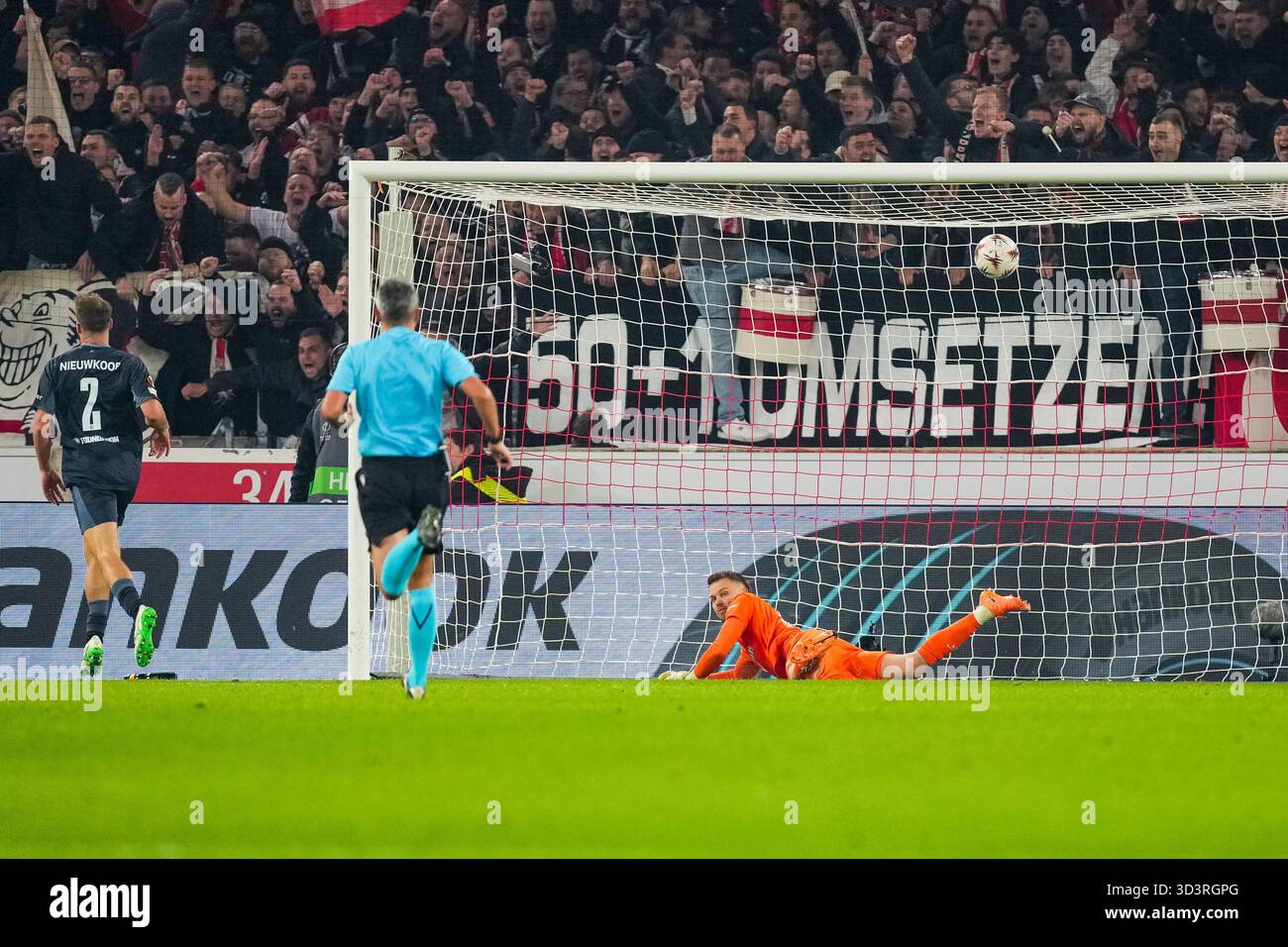 Stoccarda, Germania. 6 novembre 2025. Stoccarda - portiere Timon Wellenreuther del Feyenoord Rotterdam durante la quarta partita della UEFA Europa League 2025/2026. La partita è ambientata tra VfB Stuttgart e Feyenoord a Neckarstadion, MHP Arena il 6 novembre 2025 a Stoccarda, Germania. Credito: Foto Box to Box/Alamy Live News Foto Stock