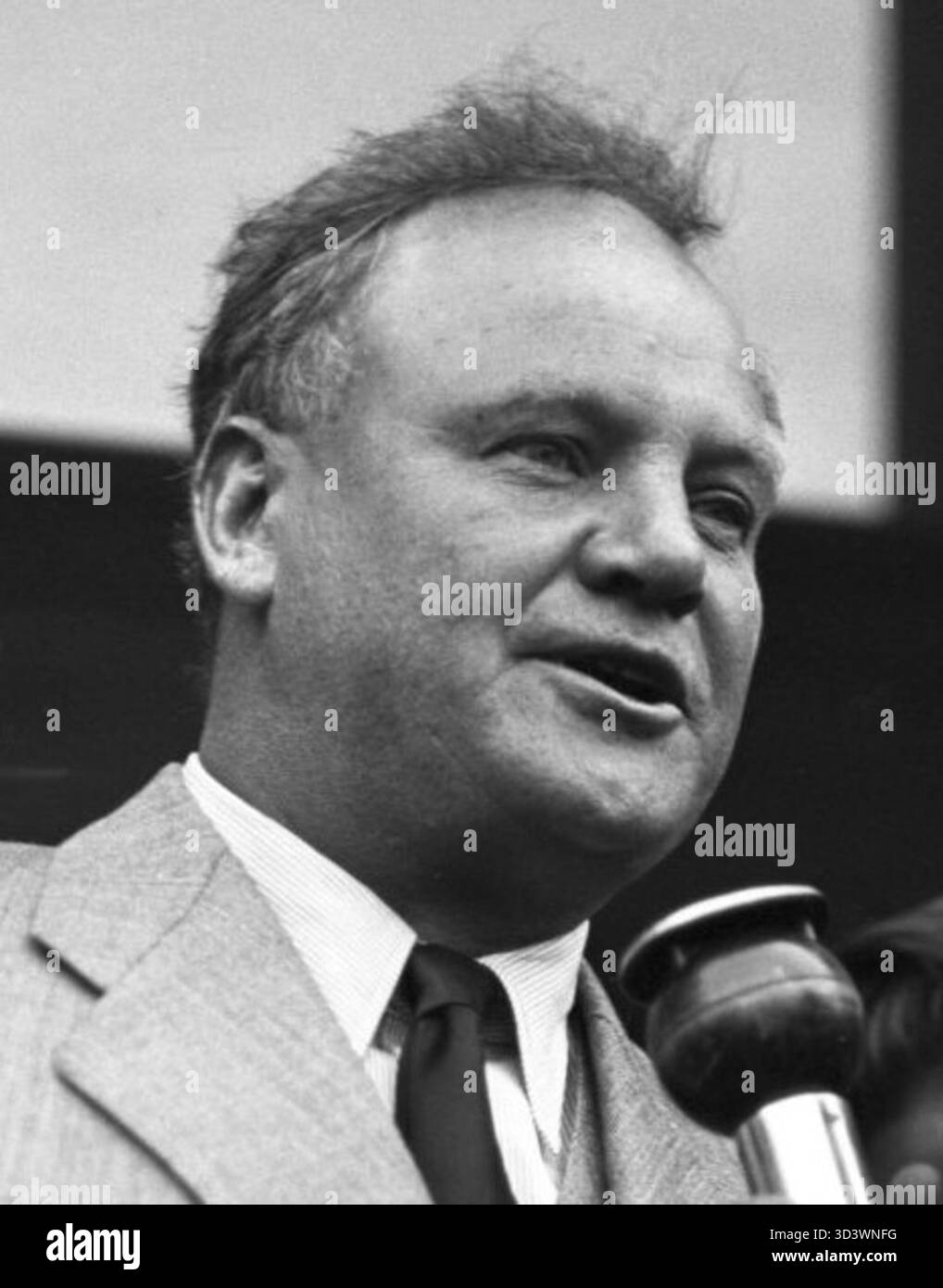 Fotografia di Maurice Thorez, una figura politica francese, scattata nel 1948. Thorez fu un leader chiave nella politica francese durante la metà del XX secolo. Foto Stock