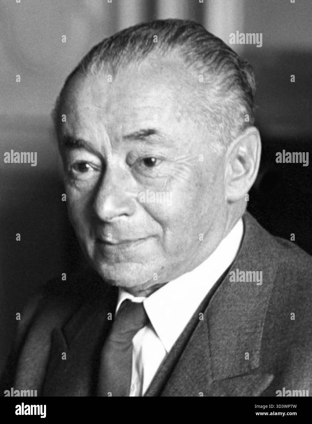 Paul Reynaud, un politico francese, è fotografato nel luglio 1948, mostrando il suo ruolo post-seconda guerra mondiale nella politica francese. Foto Stock