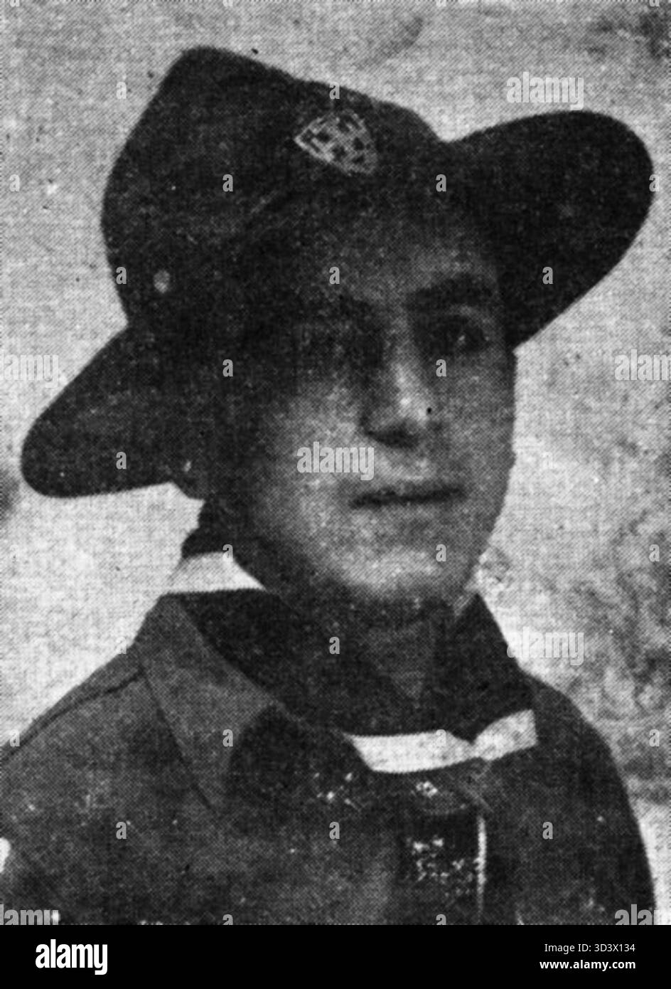 Nel 1943, Roger Holeindre fu fotografato all'età di 14 anni indossando un'uniforme da scout. Foto Stock