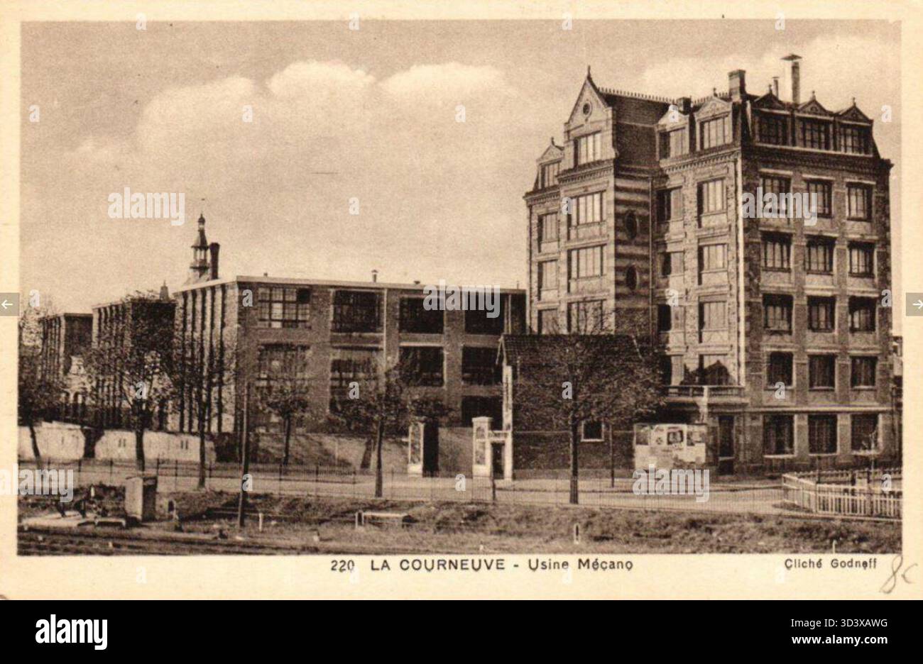 Questa foto dal 1900 al 1910 mostra lo stabilimento di Meccano a la Courneuve, con particolare attenzione alla parte Godneff del processo produttivo. Foto Stock