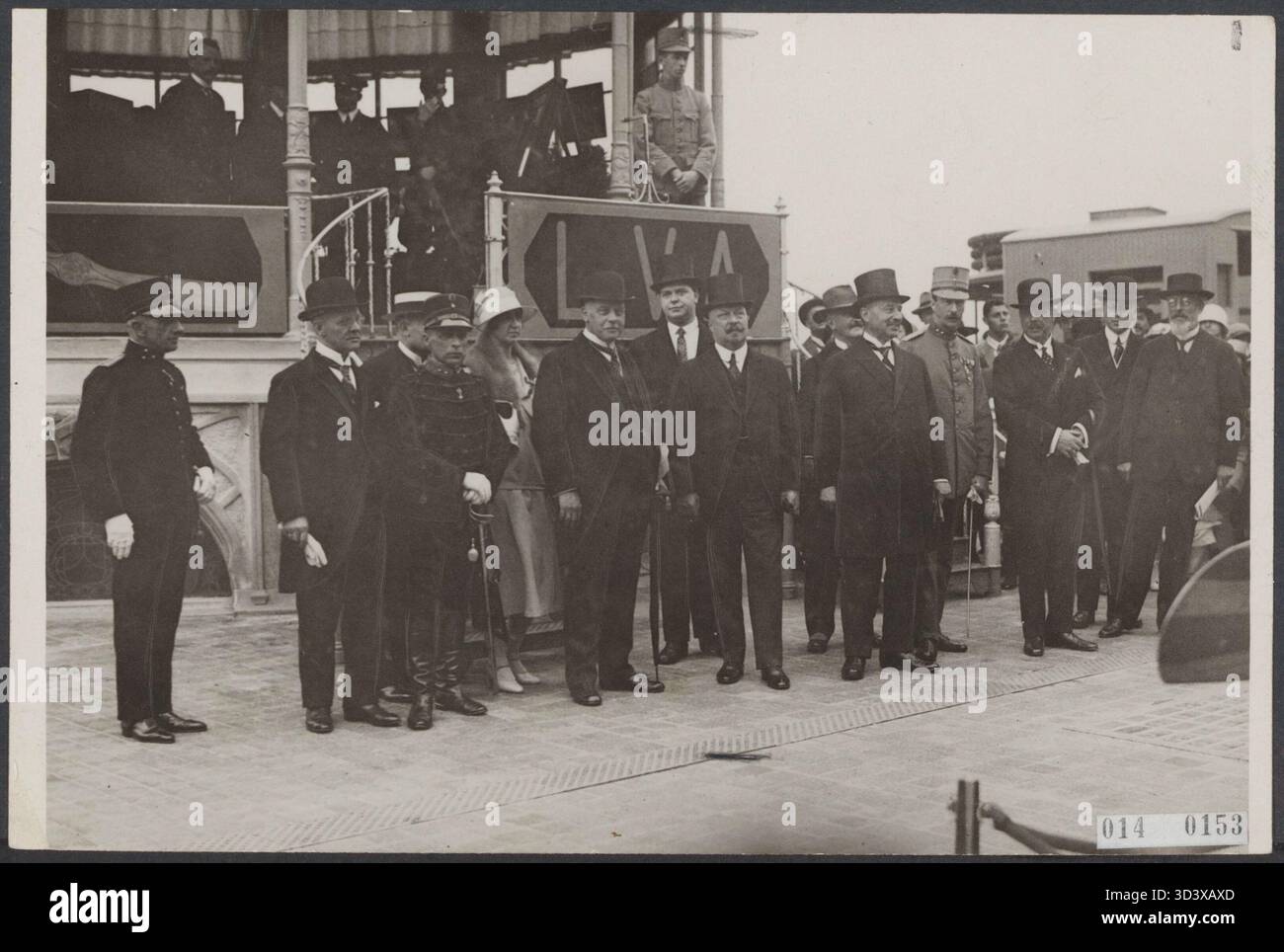 Il 1o agosto 1926, il principe Hendrik, il ministro Lambooy e il ministro Van der Vegte hanno partecipato alle giornate dell'aviazione a Scheveningen, nei Paesi Bassi. Foto Stock