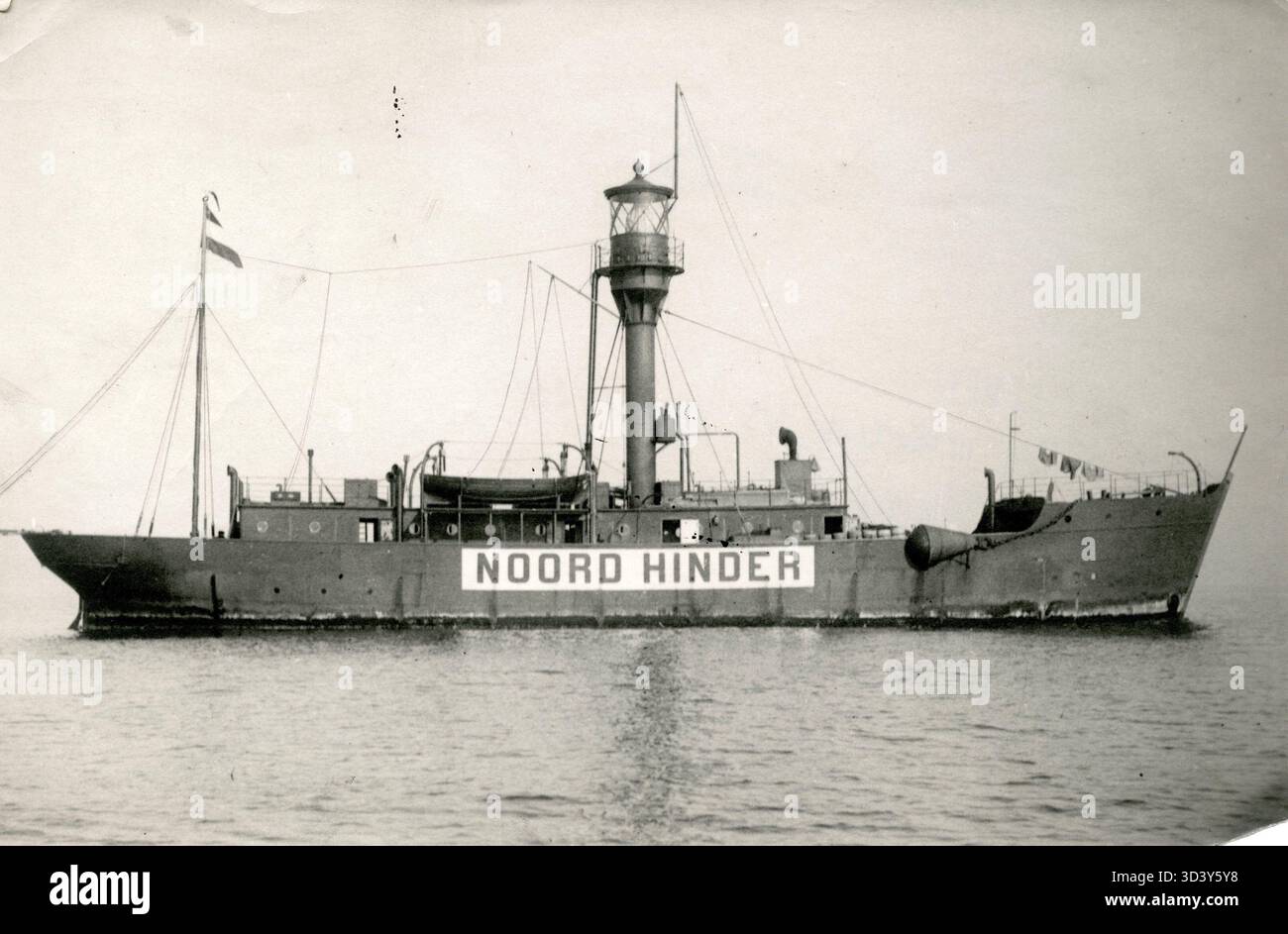 La nave faro Noord-hinder è raffigurata nel Mare del Nord nel 1912. Le navi leggere erano di stanza per contrassegnare le aree pericolose per il passaggio delle navi. Foto Stock