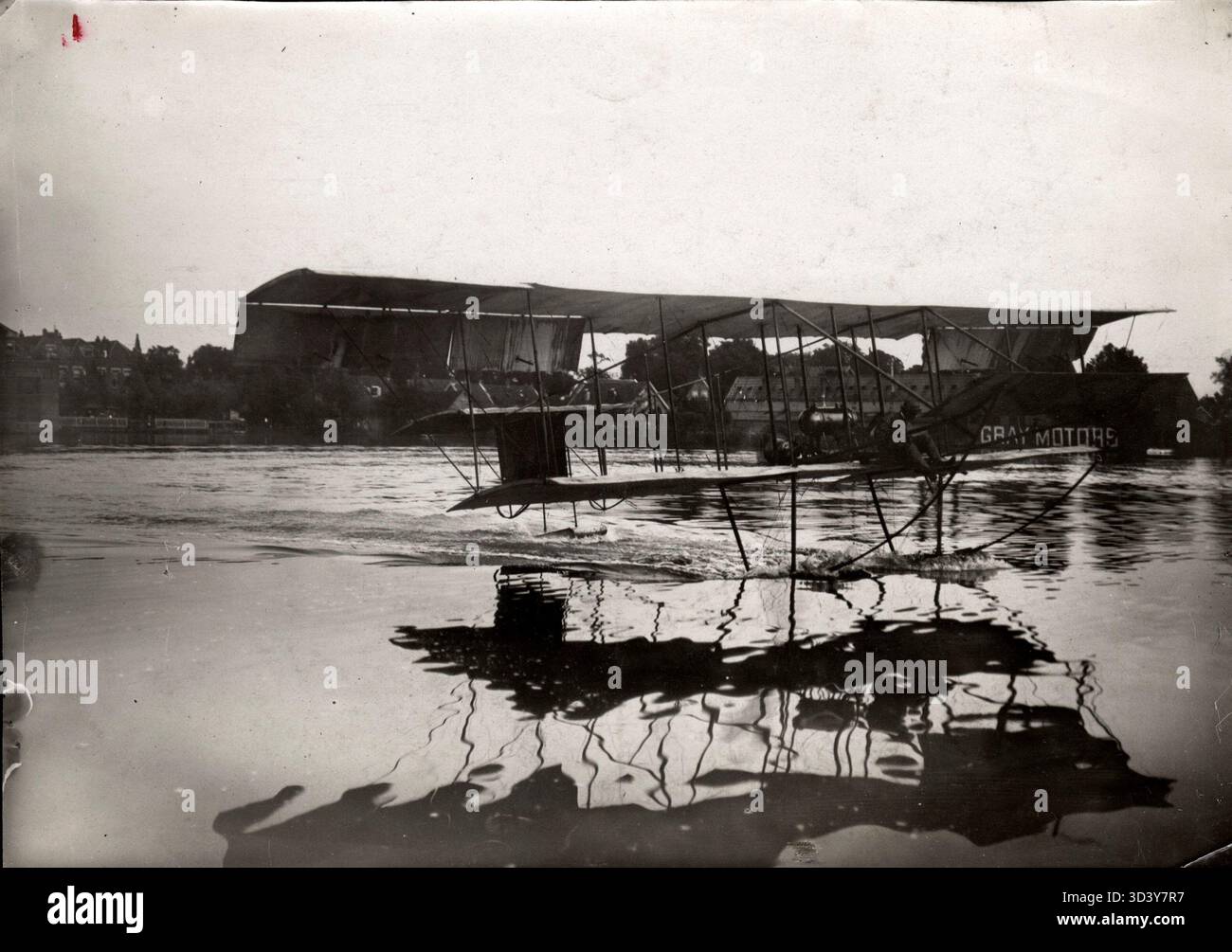 Nel 1911, un idrovolante decollò nei Paesi Bassi, segnando un momento significativo nella storia dell'aviazione. Foto Stock