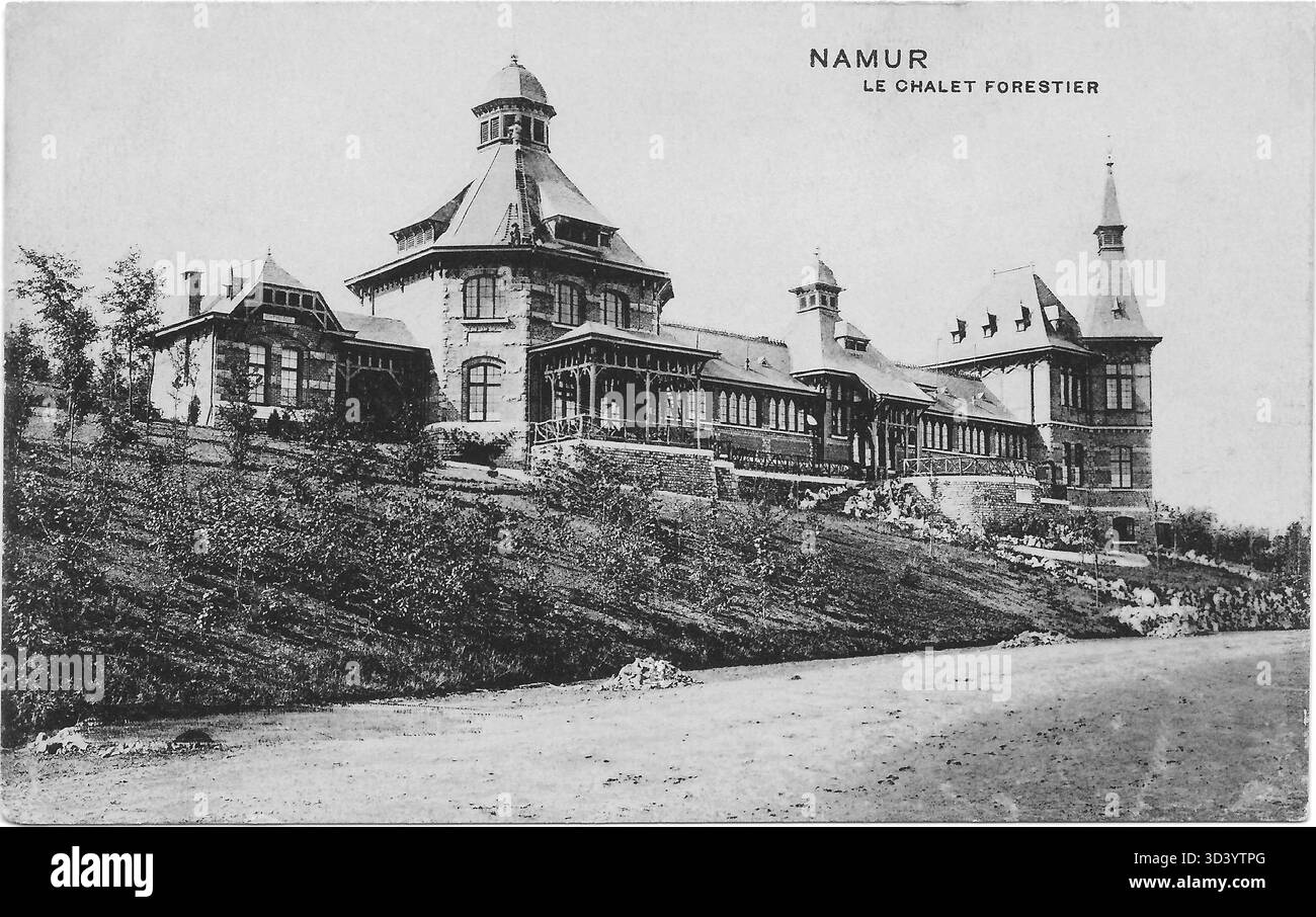 Questo chalet forestale pre-seconda guerra mondiale faceva parte del complesso della Cittadella di Namur in Belgio, situato lungo la panoramica Route Merveilleuse. Foto Stock