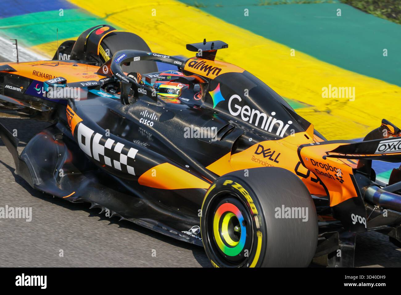 San Paolo, BRA. 07/11/2025. Oscar Piastri dell'Australia alla guida del (81) McLaren F1 Team MCL39 Mercedes, durante la Formula 1 MSC Cruises grande Premio De Sao Paulo 2025. Crediti: Alessio Morgese / Alamy live news Foto Stock