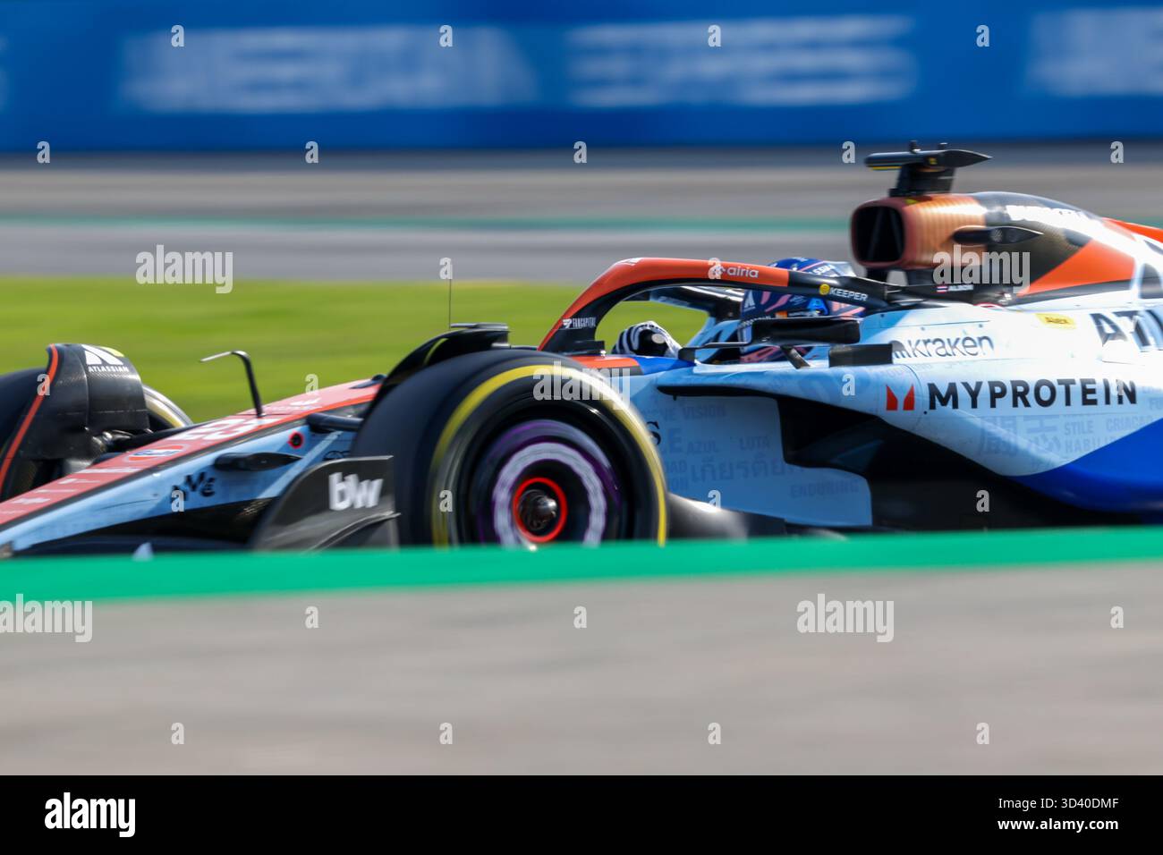 San Paolo, BRA. 07/11/2025. Alexander Albon della Thailandia alla guida della (23) Atlassian Williams Racing FW47 Mercedes, durante la Formula 1 MSC Cruises grande Premio De Sao Paulo 2025. Crediti: Alessio Morgese / Alamy live news Foto Stock