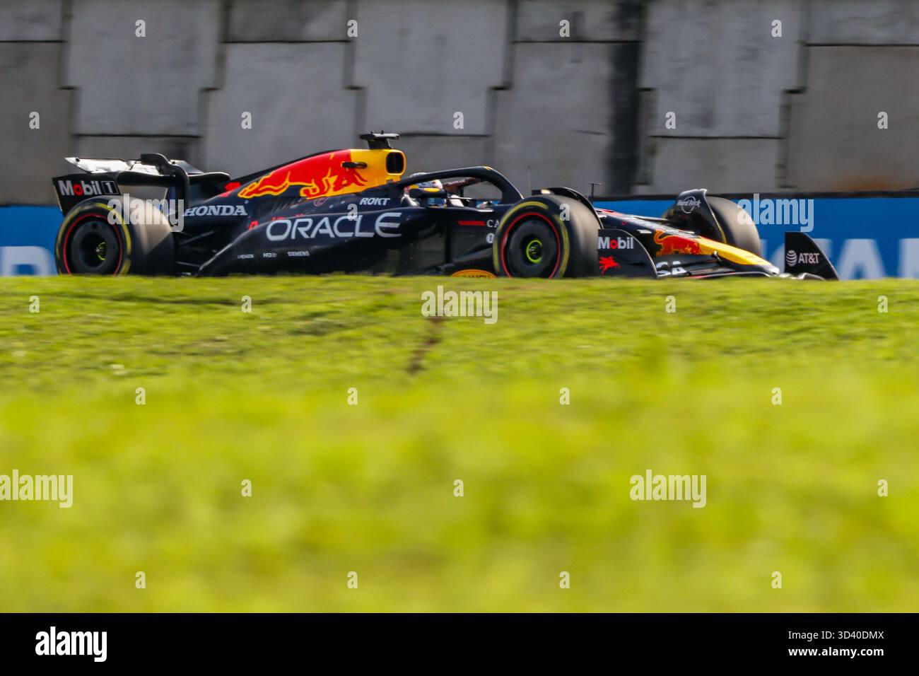 San Paolo, BRA. 07/11/2025. Max Verstappen dei Paesi Bassi alla guida della (1) Oracle Red Bull Racing RB21 Honda RBPT, durante la Formula 1 MSC Cruises grande Premio De Sao Paulo 2025. Crediti: Alessio Morgese / Alamy live news Foto Stock