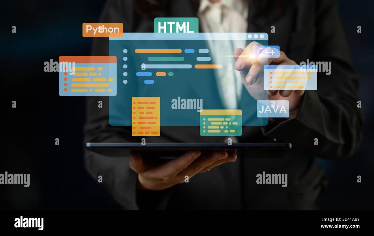 Lo sviluppo software combina strumenti di codifica, creazione di app mobili e linguaggi di programmazione per offrire soluzioni di prodotti digitali innovative. Fermo Foto Stock