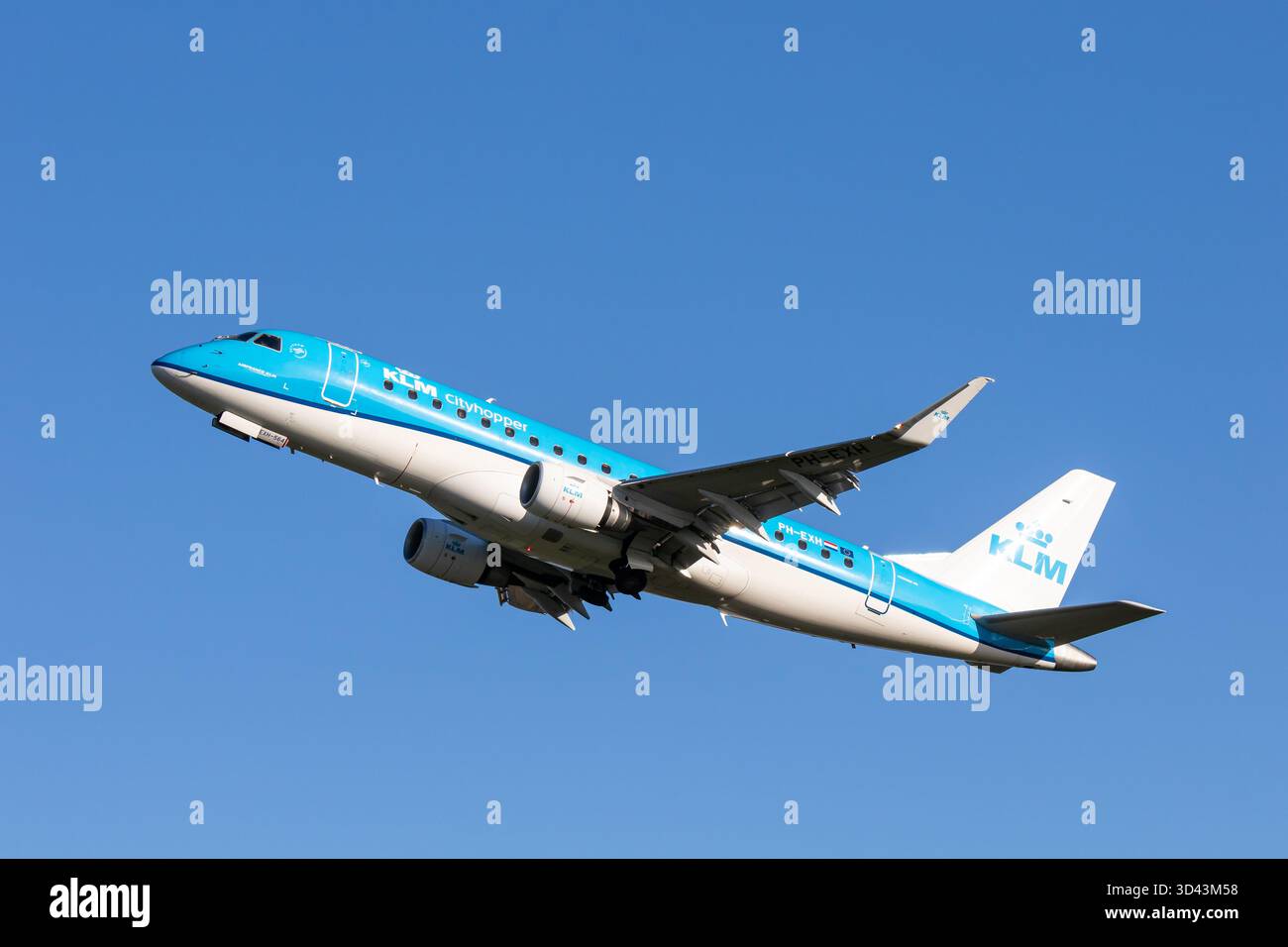 PH-EXH Embraer 175 KLM Cityhopper Aeroporto di Bristol 08/11/2025 Foto Stock