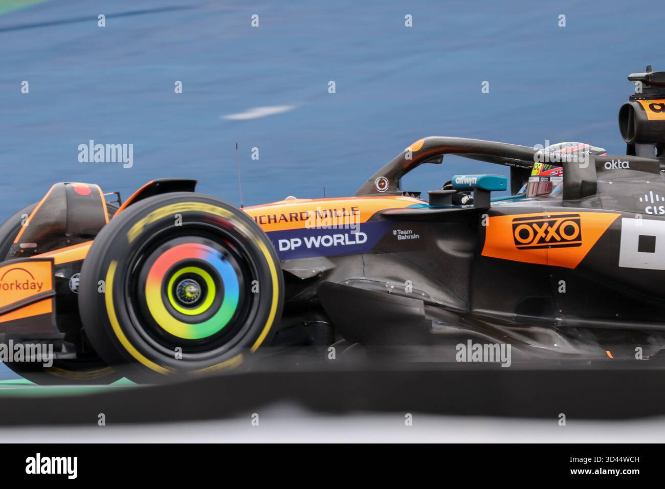 San Paolo, BRA. 11/08/2025. Oscar Piastri dell'Australia alla guida del (81) McLaren F1 Team MCL39 Mercedes, durante la Formula 1 MSC Cruises grande Premio De Sao Paulo 2025. Crediti: Alessio Morgese / Alamy live news Foto Stock