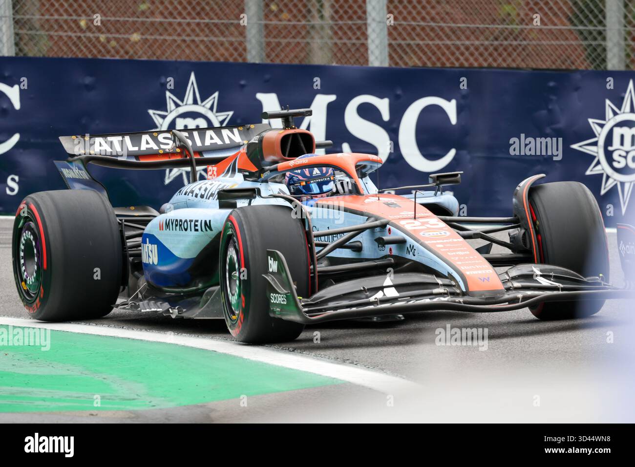 San Paolo, BRA. 11/08/2025. Alexander Albon della Thailandia alla guida della (23) Atlassian Williams Racing FW47 Mercedes, durante la Formula 1 MSC Cruises grande Premio De Sao Paulo 2025. Crediti: Alessio Morgese / Alamy live news Foto Stock