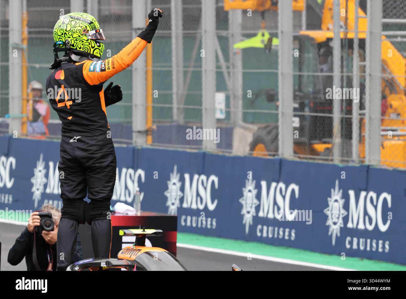 San Paolo, BRA. 11/08/2025. Lando Norris del Regno Unito alla guida della (4) McLaren F1 Team MCL39 Mercedes, durante la Formula 1 MSC Cruises grande Premio De Sao Paulo 2025. Crediti: Alessio Morgese / Alamy live news Foto Stock