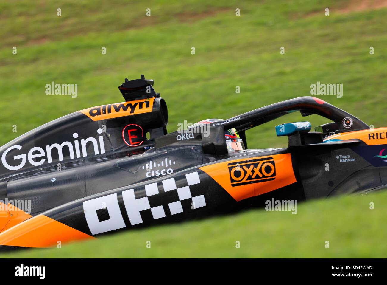 San Paolo, BRA. 11/08/2025. Oscar Piastri dell'Australia alla guida del (81) McLaren F1 Team MCL39 Mercedes, durante la Formula 1 MSC Cruises grande Premio De Sao Paulo 2025. Crediti: Alessio Morgese / Alamy live news Foto Stock