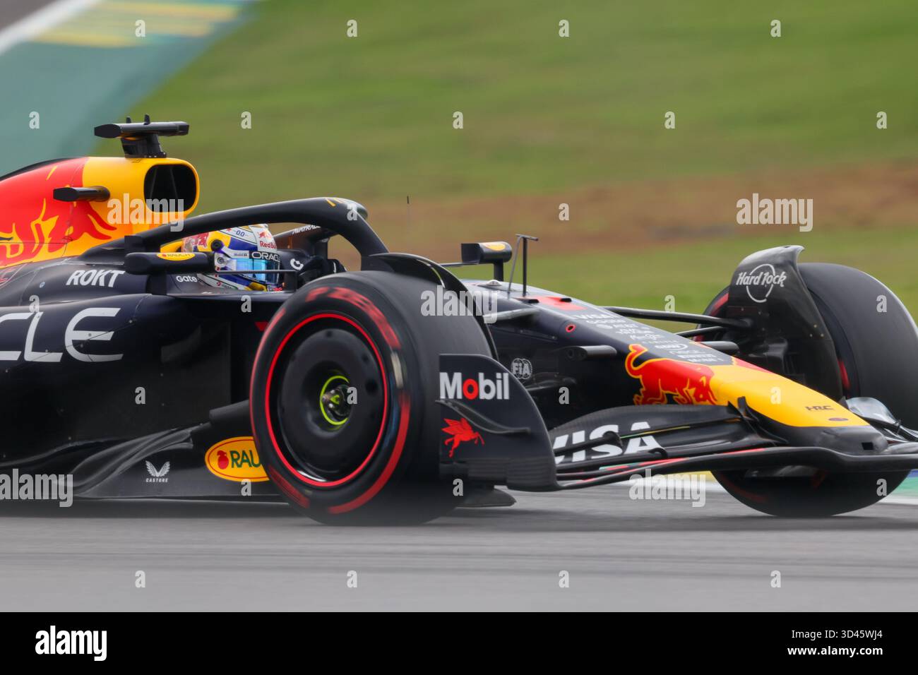 San Paolo, BRA. 11/08/2025. Max Verstappen dei Paesi Bassi alla guida della (1) Oracle Red Bull Racing RB21 Honda RBPT, durante la Formula 1 MSC Cruises grande Premio De Sao Paulo 2025. Crediti: Alessio Morgese / Alamy live news Foto Stock