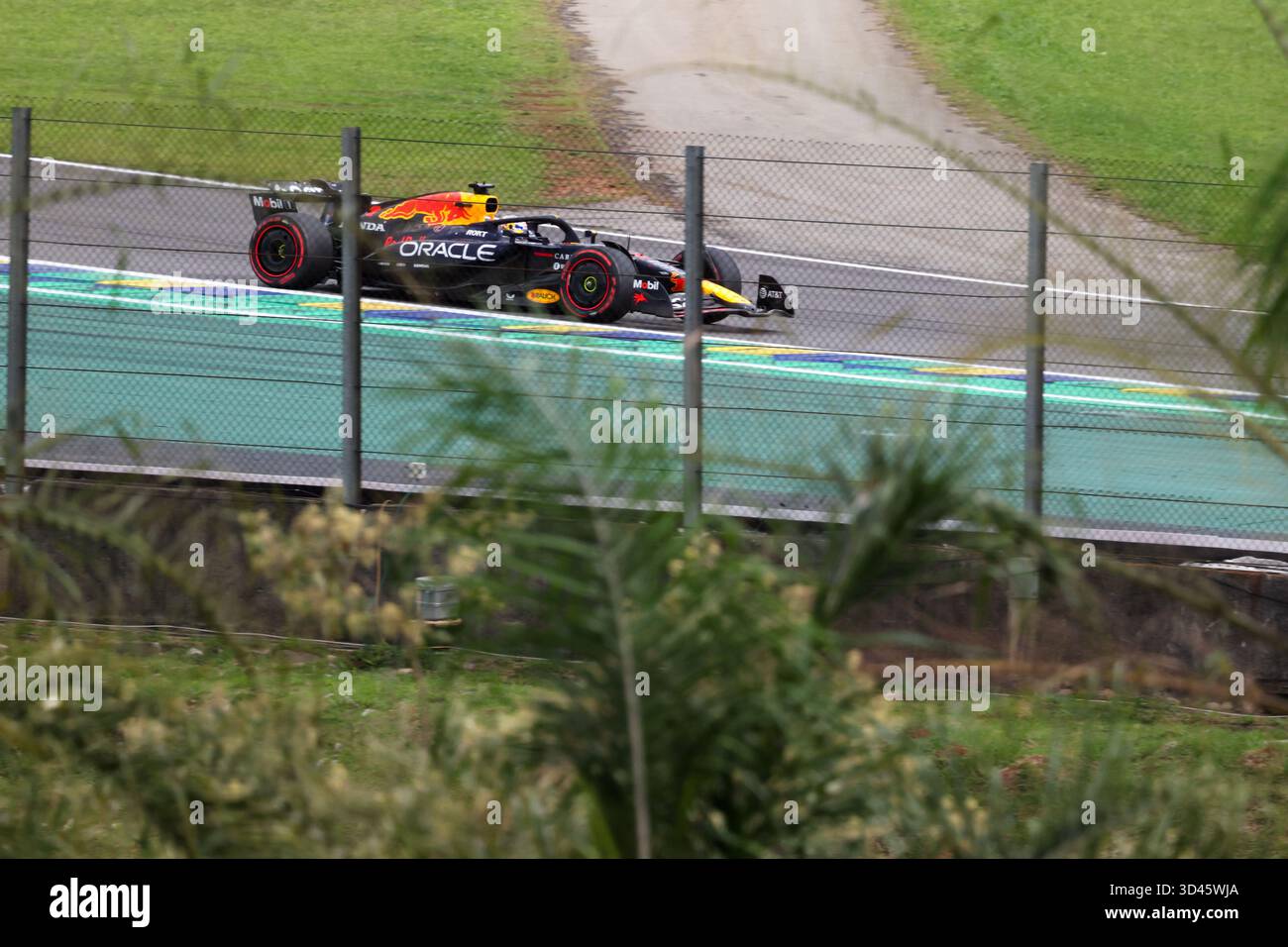 San Paolo, BRA. 11/08/2025. Max Verstappen dei Paesi Bassi alla guida della (1) Oracle Red Bull Racing RB21 Honda RBPT, durante la Formula 1 MSC Cruises grande Premio De Sao Paulo 2025. Crediti: Alessio Morgese / Alamy live news Foto Stock