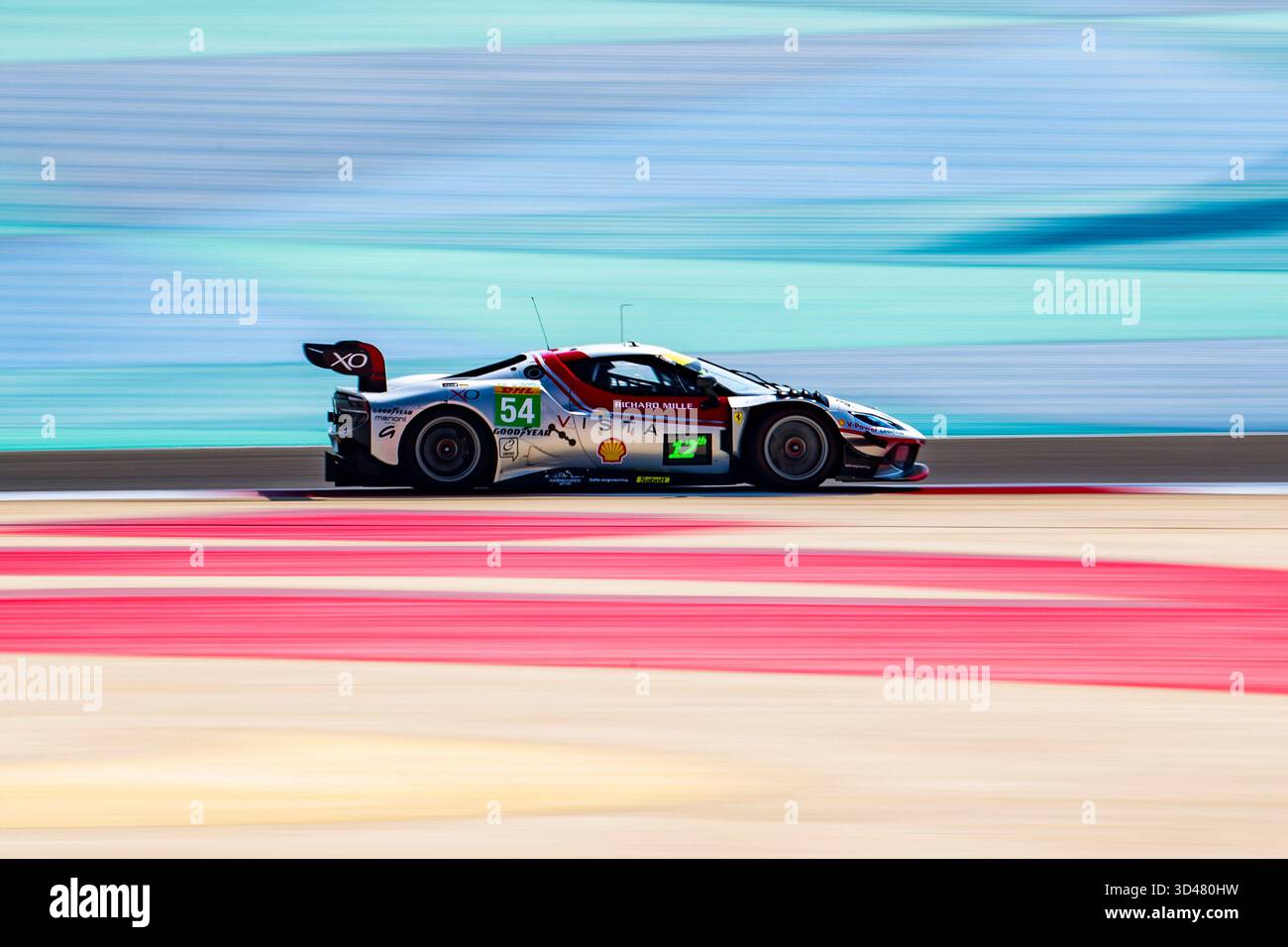 54 LACORTE Nicola (ita), Vista AF Corse, Ferrari 296 LMGT3 #54, LM GT3, azione durante le 8 ore di, Bahrain. , . FIA World Endurance Championship, dal 6 all'8 novembre 2025 sul circuito Internazionale del Bahrain a Sakhir, Bahrain - foto Fabrizio Boldoni/DPPI credito: DPPI Media/Alamy Live News Foto Stock